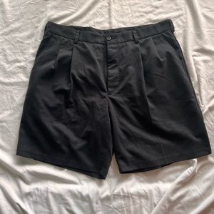 VINTAGE BLACK IZOD SHORTS- MENS